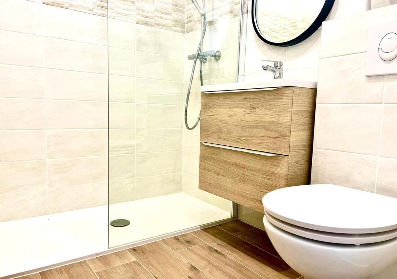 Studio Eclat Marine 3 Etoiles - Vue Mer - Parking-Clim-Plage A 20 Metres - Capitalchic Services Saint-Aygulf Frejus Exterior photo